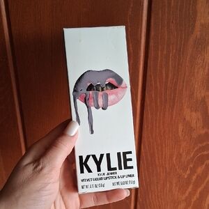 Kylie Velvet Liquid Lipstick & Lip Liner